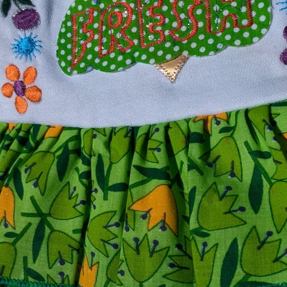 Green Garden Charm: Sleeveless Floral & Polka Dot Dress for Girls - Picture 3 of 4